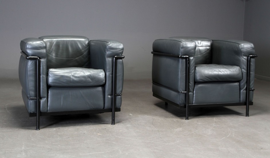 Le Corbusier. LC2 lounge chair in black leather, black frame