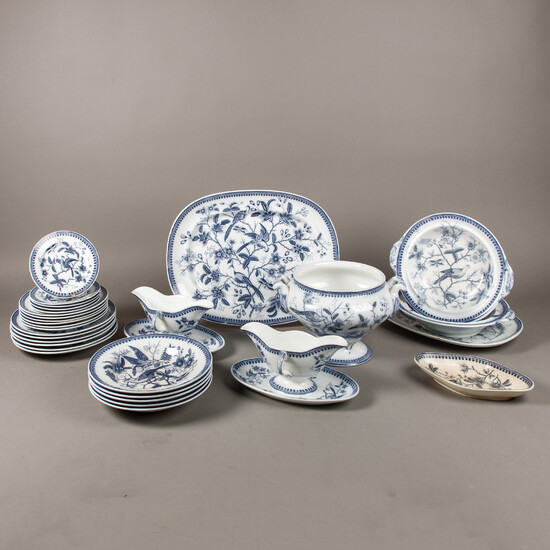 Leftover dinner service, "Fasan", Villeroy & Boch, Mettlach, end of the 19th century. (30).
