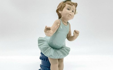 Little Ballet Girl 1005104 - Lladro Porcelain Figurine