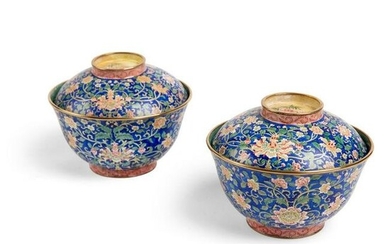 PAIR OF PAINTED ENAMEL TEABOWLS WITH COVERS QIANLONG