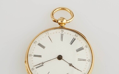 Petite montre de gousset en or jaune dont le dos est orné d'une réserve feuillagée...