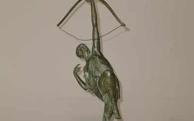 * Pierre Le Faguays (1892-1962) « Danseuse à l'arc » Sujet en bronze à patine...
