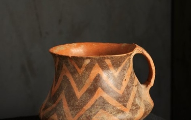 Pot à une anse Chine, période néolithique… Calendrier Art Précolombien - Art d’Asie - Nouvelle… Lot n° 70