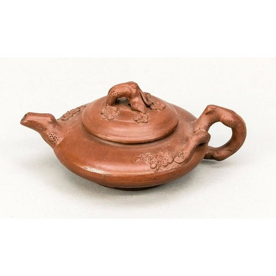 Small Yixing Teapot, Chin