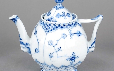 Teapot, Royal Copenhagen, Denmark, late 20th century, 1st choice, décor Musselmalet full lace in