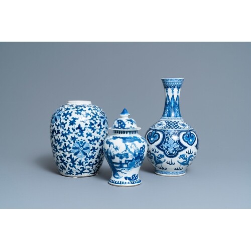 Three Chinese blue and white vases, 19th C.Description:H.: 3...