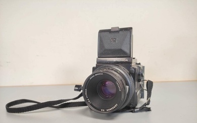 Zenza Bronica ETRSi medium format SLR camera, serial no 7306...