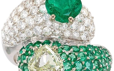 10071: Colombian Emerald, Diamond, Emerald, White Gold