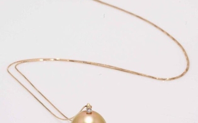 11x12mm Deep Golden South Sea Pearl Drop - 14 kt. Yellow gold - Necklace with pendant - 0.02 ct
