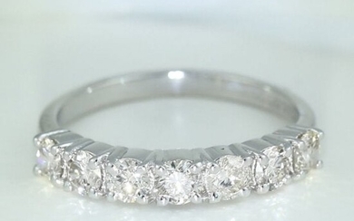 14 K/585 White Gold IGI Cert. 7 Solitaire Diamond Ring
