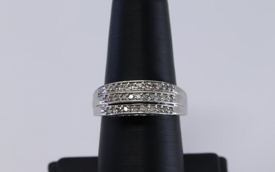 14K unisex ring with diamonds