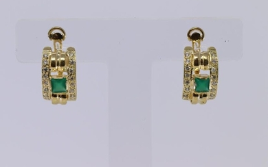18Kt Yellow Gold | Emerald Earrings