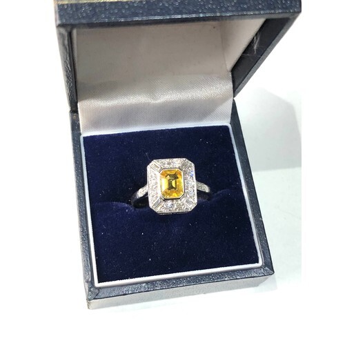 18ct white gold yellow sapphire and diamond ring central sap...