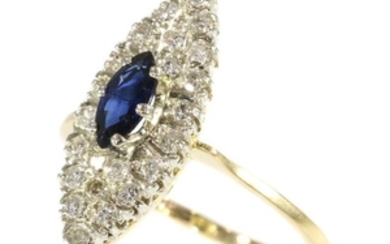 18 kt. Bicolour, Gold - French Vintage - anno 1950 -, Ring Sapphire - Diamonds