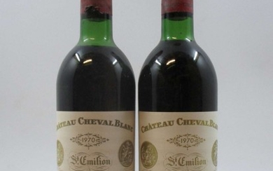 2 bouteilles CHÂTEAU CHEVAL BLANC 1970 1er GCC (A) Saint Emilion (1 légèrement bas