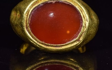 SUPERB ROMAN GOLD RING WITH RED CARNELIAN STONE