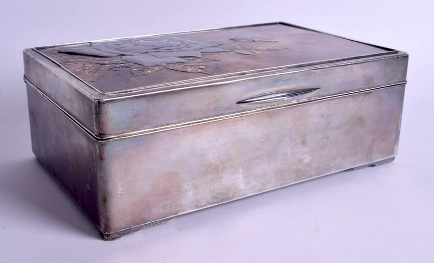 A LARGE 19TH CENTURY JAPANESE MEIJI PERIOD SILVER AND
