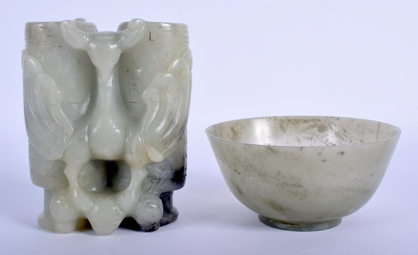 A 19TH CENTURY CHINESE CARVED JADE CHAMPION VASE Qing