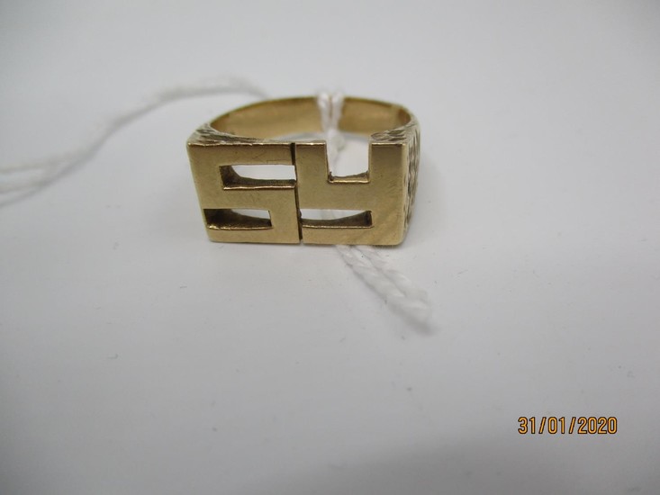 A 9ct gold ring with an S and Y initials, 8g Location: CAB