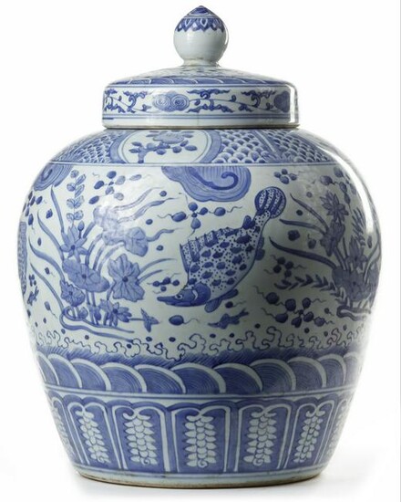 A CHINESE BLUE AND WHITE JAR AND COVER,Qing Dynasty