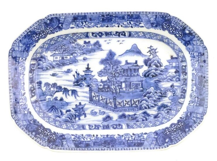 A Chinese blue and white meat plate / platter depicting