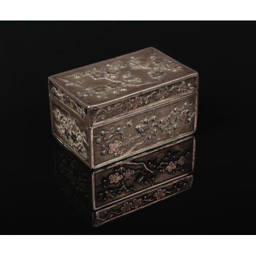 A Chinese export silver small rectangular box with hinged co...