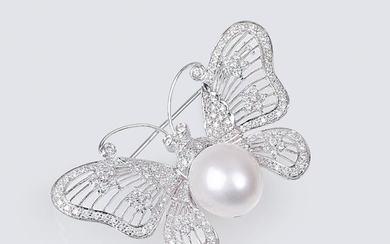 A Diamond Pearl Brooch 'Butterfly'.