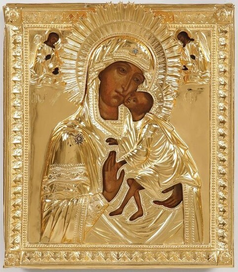 A FINE RUSSIAN ICON OF THE MOTHER OF GOD C. 1800