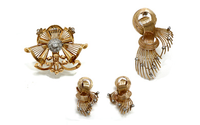 A GROUP OF GOLD AND DIAMOND JEWELRY
