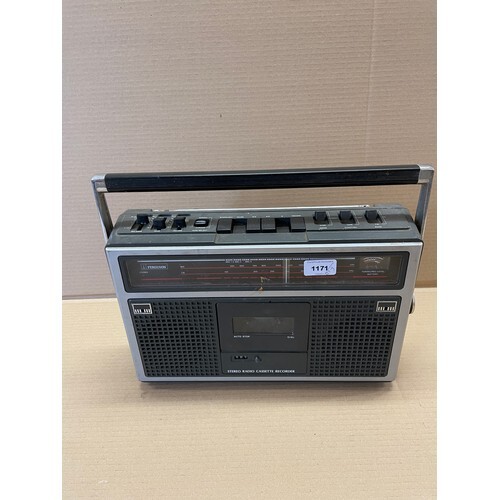 A Grundig Yacht Boy portable radio, and various other audio ...
