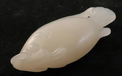 A HETIAN JADE PENDANT CARVED WITH FISH SHAPE