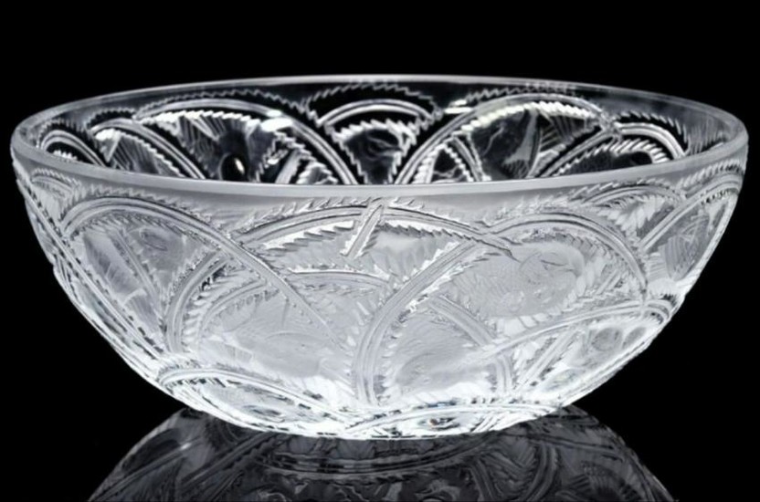 A LALIQUE CRYSTAL 'PINSON' BOWL WITH LOVE BIRDS