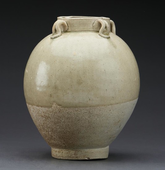 A LARGE CHINESE SUI WHITE WARE JAR SUI DYNASTY (581-618) OR EARLY TANG DYNASTY (618-907), 6TH/7TH CENTURY
