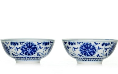 A PAIR OF BLUE AND WHITE LOTUS BOWLS