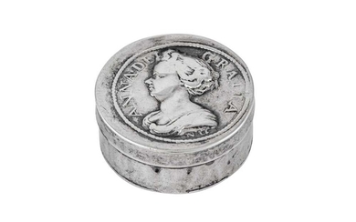 A Queen Anne silver commemorative patch box, London circa 1705 by TI with rosette below?