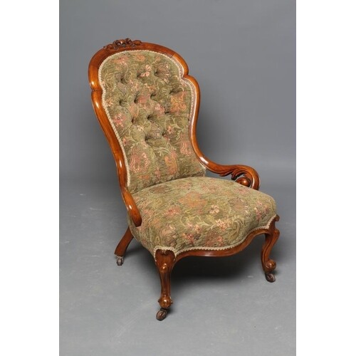 A VICTORIAN WALNUT SALON CHAIR of spoonback show frame form ...