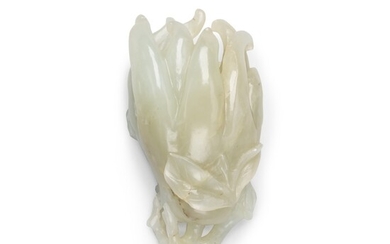 A celadon jade finger citron, Qing dynasty, 19th century | 清十九世紀 青玉佛手