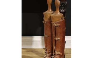 A pair of 19th century country gentleman's tan leather knee ...