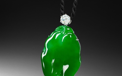 An Important Jadeite 'Finger Citron' Carving and Diamond Pendant | 福祿長青 天然帝王綠色翡翠 配鑽石掛墜