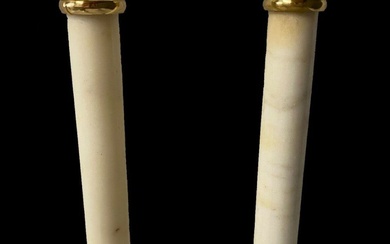 Antigua pareja de candelabros originales Napoleón III, imperio. Mármol carrara....