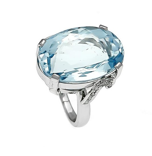 Aquamarine diamond ring W