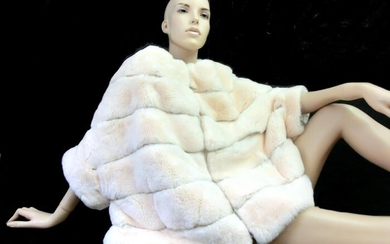 Artisan Furrier - Chinchilla Rex Cape, Fur coat