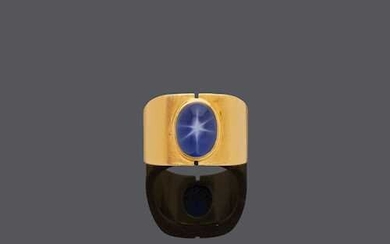 BURMA STAR SAPPHIRE AND GOLD RING, BY BINDER.