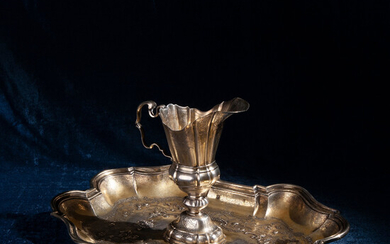 Caraffa e bacile in argento con parti dorate, prima metà del XVIII secolo