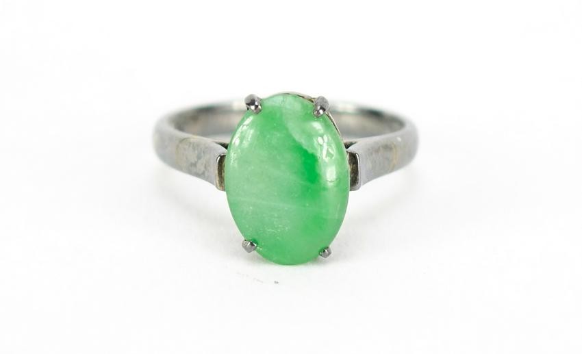 Chinese 18ct white gold green jade ring, size L, 3.0g