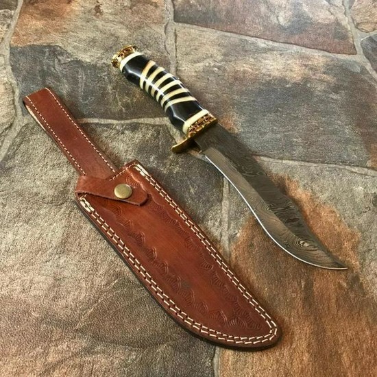 Custom Damascus Steel Bull Horn Huntiing Bowie Knife