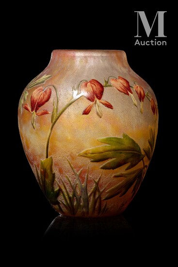 DAUM - Nancy "Cœur de Marie" Vase en verre... - Lot 71 - Millon