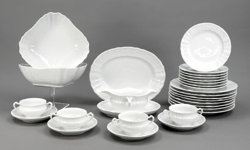 Dinner service for 8 persons