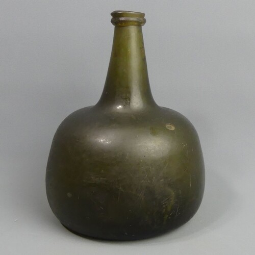 Early 18th century onion-mallet transitional glass wine bott...