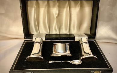 English Art Deco style sterling silver three pieces condiments setin original box (3) - .925 silver - Sanders & Mackenzie - U.K. - Second half 20th century